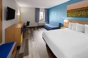 Studio Suite, 1 Queen Bed, Non Smoking