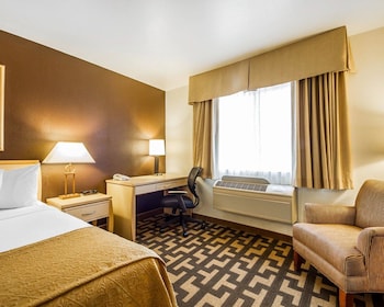 Standard Room, 1 Queen Bed