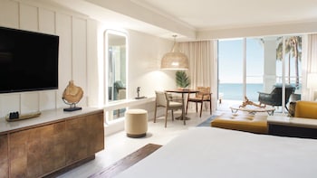 Premier Oceanfront Double Queen Suite