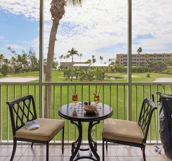 Golf Course Double Queen Guestroom