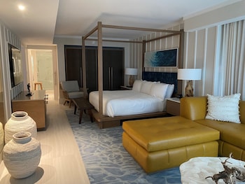 Premier Penthouse, Multiple Beds, Oceanfront