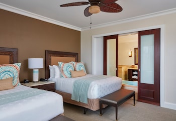 Lagoon View Double Queen Guestroom