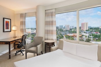 Junior Suite, 1 King Bed with Sofa bed, City View
