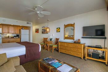 Studio, Ocean View (Unit 1005)