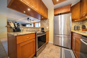 Condo, 1 Bedroom, Oceanfront (Unit #912, 1 Bath)