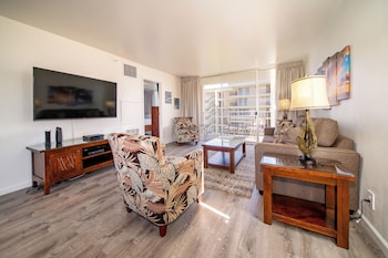 Condo, 2 Bedrooms, 2 Bathrooms, Partial Ocean View (Unit 601)