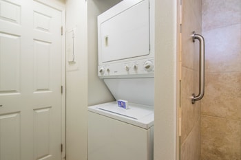 Studio, Ocean View (Unit 503)