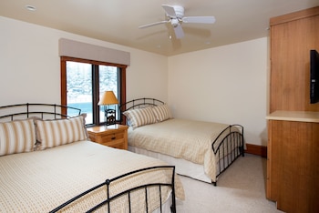 Deluxe Room, 3 Bedrooms (3 Bath)
