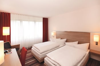 Comfort Room, 1 King Bed (Converts to 2 Twin Beds)