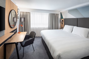 Standard Room, 1 Queen Bed