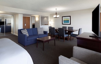 Room, 1 King Bed (Parlor, Lakefront)