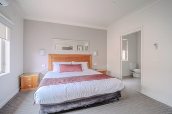 One Bedroom Apartment