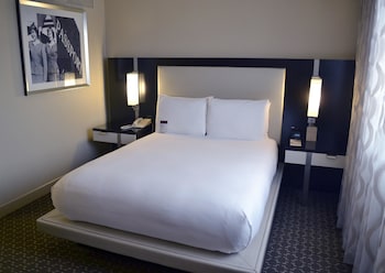 Junior Suite, 1 Queen Bed, Non Smoking