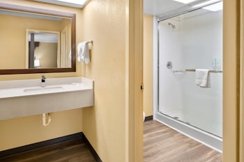 Standard Room, 1 King Bed, Smoking
