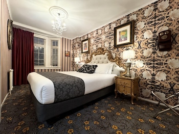 One Bedroom Suite (In Adjacent Building)
