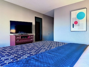 Standard Room, 1 King Bed