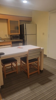 Studio Suite, 1 Queen Bed, Accessible (Mobility Roll in Shower)
