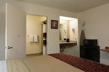 Deluxe Room, 1 King Bed (Smoke Free)
