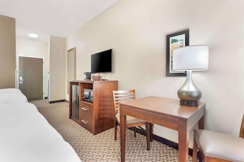 Room, 2 Queen Beds, Non Smoking