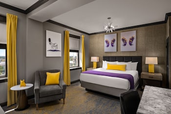 Room, 1 King Bed, Mobility Accessible