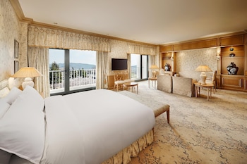 Executive Suite, 1 King Bed (Royal)