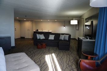 Suite, 1 King Bed, Non Smoking, Kitchen