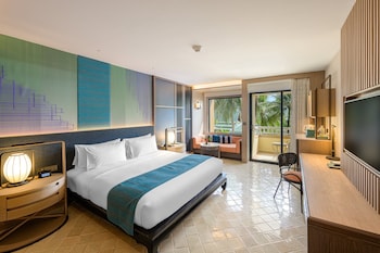 Premium Room, 1 King Bed, Balcony, City View