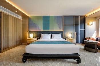 Premium Room, 1 King Bed, Balcony, City View