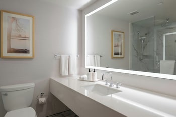 Premium Room, 1 King Bed (High Floor)