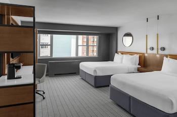 Deluxe Room, 2 Queen Beds, City View