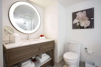 Standard Room, 2 Queen Beds (Hearing Accessible)