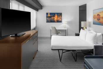 Junior Suite, 1 King Bed with Sofa bed