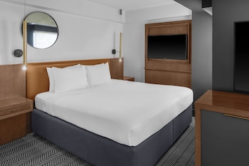 Junior Suite, 1 King Bed with Sofa bed
