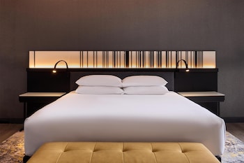 Junior Suite (Skyline Suite)