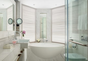 Club Executive One-Bedroom Suite Twin