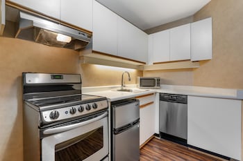 Suite, 1 Queen Bed with Sofa bed, Non Smoking, Kitchen (with Sofabed)