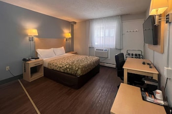 Efficiency, 1 Queen Bed, Non Smoking