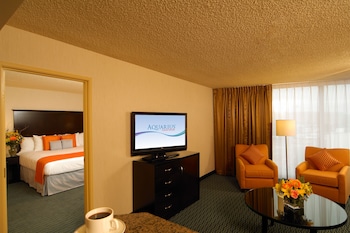 Sunset Suite, 2 Queens