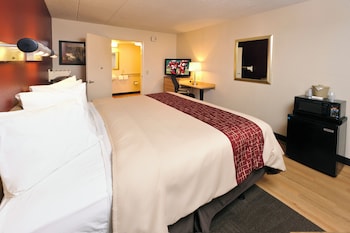 Superior Room, 1 King Bed, Accessible (Smoke Free, Roll-In-Shower)