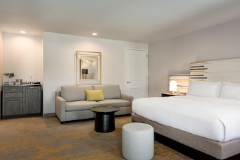 Junior Suite, 1 King Bed with Sofa bed, Balcony, Pool View