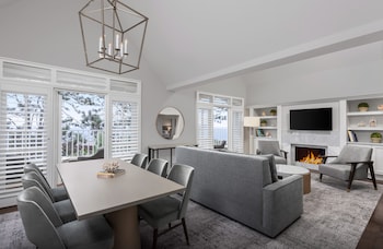 Suite (Del Mar)