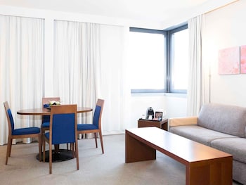 Suite, 1 King Bed with Sofa bed