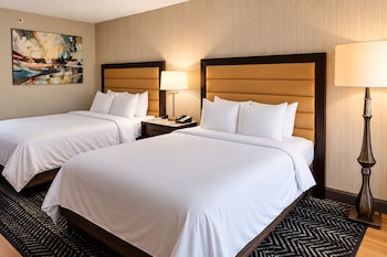 Standard Room, 2 Queen Beds, Pool Access