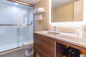 Standard Room, 2 Queen Beds, Accessible Bathtub (Communications, Mobility)