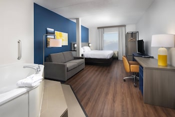 Suite, 1 King Bed with Sofa bed, Accessible, Non Smoking