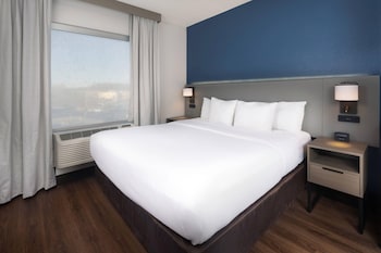 Suite, 1 King Bed with Sofa bed, Accessible, Non Smoking