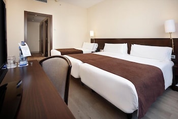 Double or Twin Room (2 Adults + 1 Child)