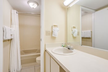 Standard Room, 1 Queen Bed, Mobility Accessible