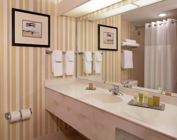 Room, 1 King Bed, Bathtub, City View (Sunset View)