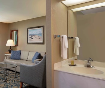 Deluxe Room, Multiple Beds, Bathtub, City View (City & Sunset View)